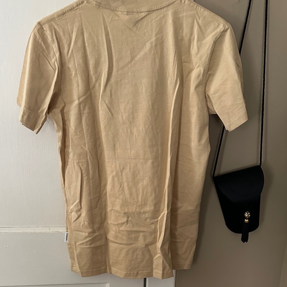 Burberry Tan T-Shirt with Bear Graphic - Picture 3 of 3